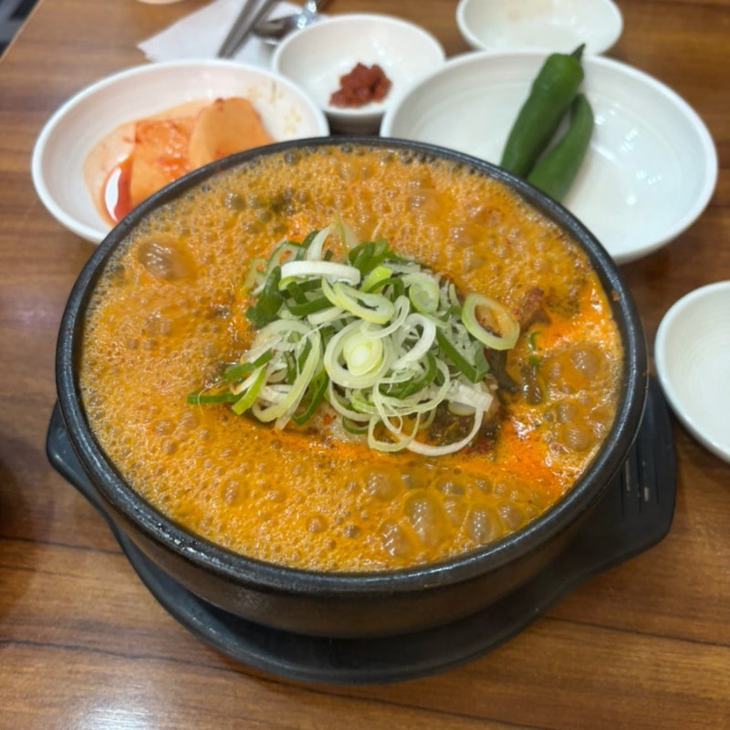 성시경 먹을텐데 감자탕 맛집 채원감자탕 - 신금호역에서 가장 맛있는 뼈 해장국 맛집 | 소문....