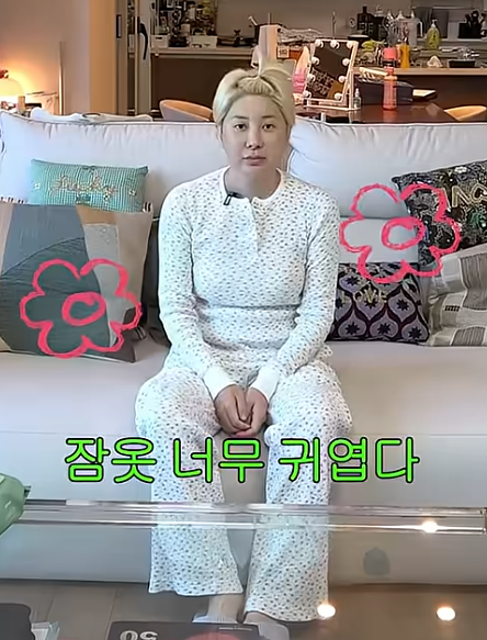 목 늘어난 티셔츠는 그만! 지드래곤도 픽한 서인영 잠옷 정체