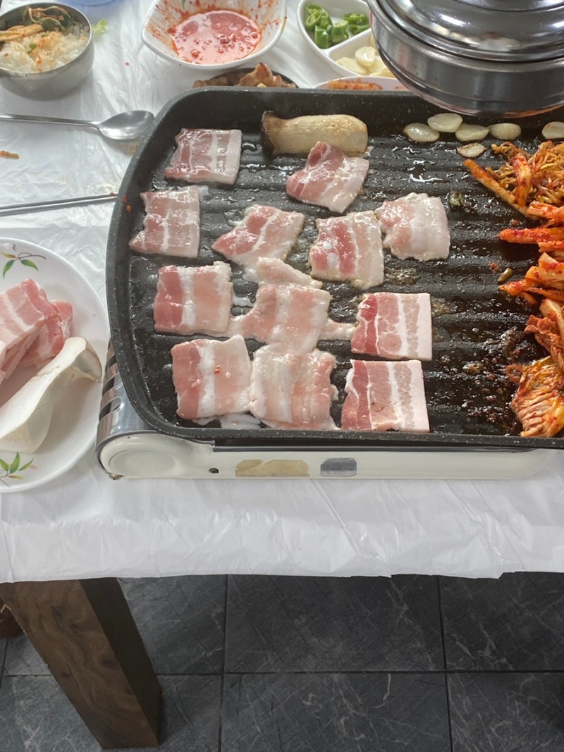양양 낙산해수욕장 여행중 만난 냉삼 맛집 분수대식당!