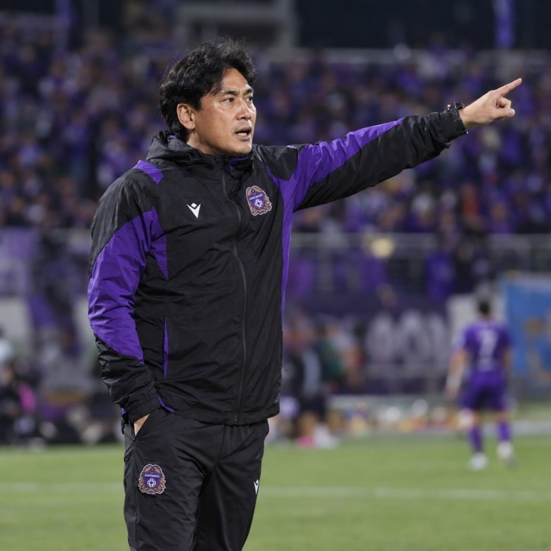 [리그1] "큰 영광인 동시에 무거운 책임" FC안양 유병훈 감독, 3년 재계약에 6위와 승점 2점 차