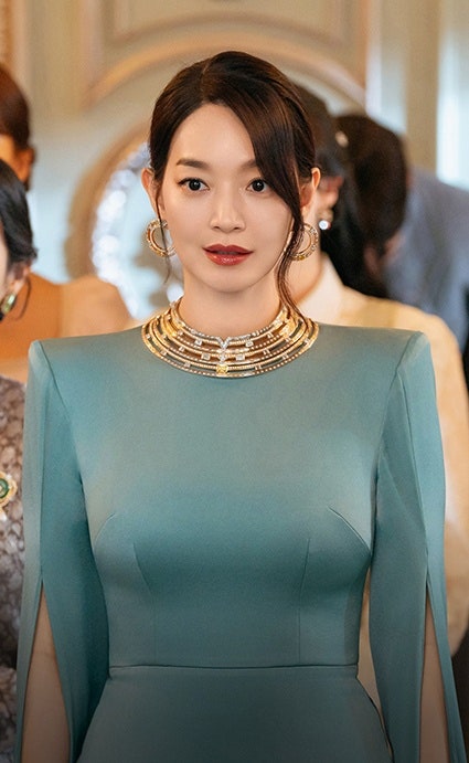 "결혼 후 첫 복귀작에서 압도적 아우라"… 신민아 김우빈, 황후 자태 장착