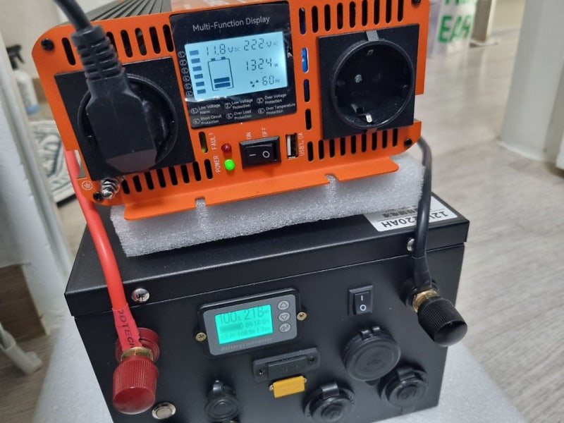 KDsafe 순수정현파 인버터 60Hz KC-12V2000(Feat 낭만열차 12V 220Ah 파워뱅크)