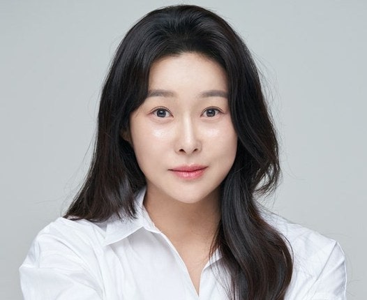 결혼 14년차 두 아이 엄마라던 현영, 프로필 공개하더니 결국 "저 몇 살 같아 보여요?"