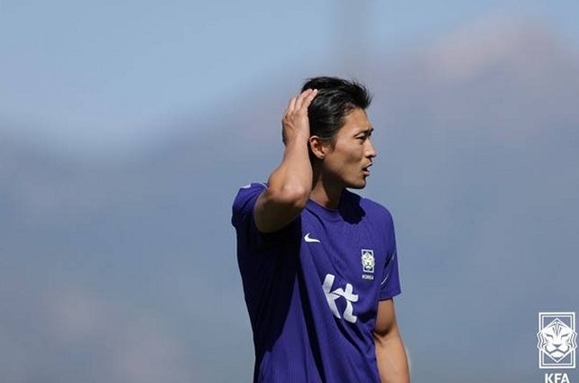 황희찬, 우루과이전 아쉬운 경기력에 대표팀 입지 흔들리나