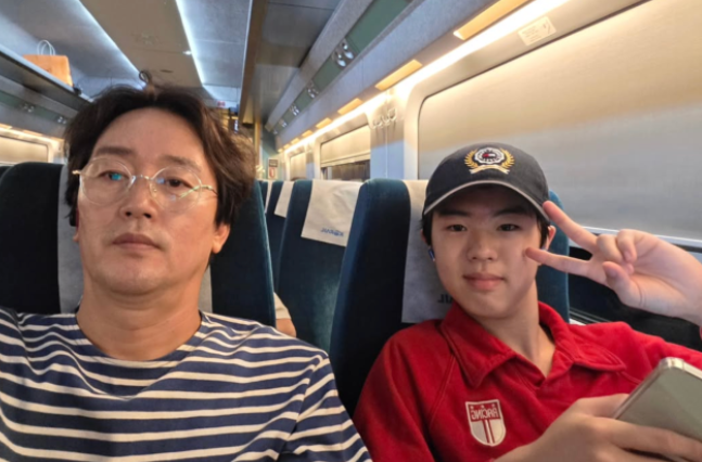 김정태, 둘째 아들도 아빠 따라 배우 됐다... '야꿍이' 동생과 나란히 서울行