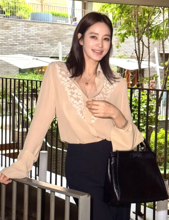 Actress Kim Hye Soo Profile: Age, Height, Education, Debut, and Latest Fashion Analysis