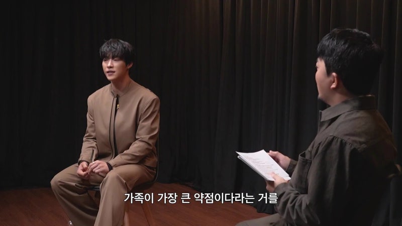 우도환 패션 / 유병재 유튜브 속 우도환 패션 정보 / 우도환 브라운 셋업 정보 / 남자 셋업 코....