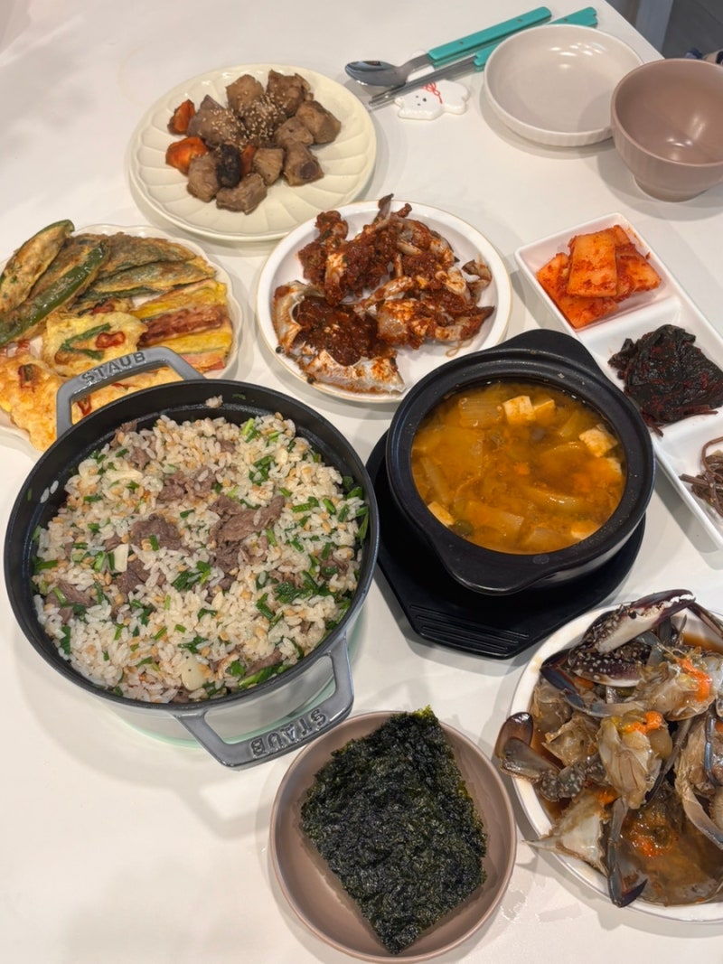 스타우브 꼬꼬데 스테이크 솥밥 / 소고기부추솥밥 레시피 쉬운 냄비밥 요리 추천 후기
