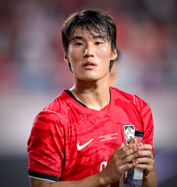 “축구는 졌지만 대한민국 축구의 미래 김민수는 건졌다” 우루과이 상대로도 주눅 들지 않....