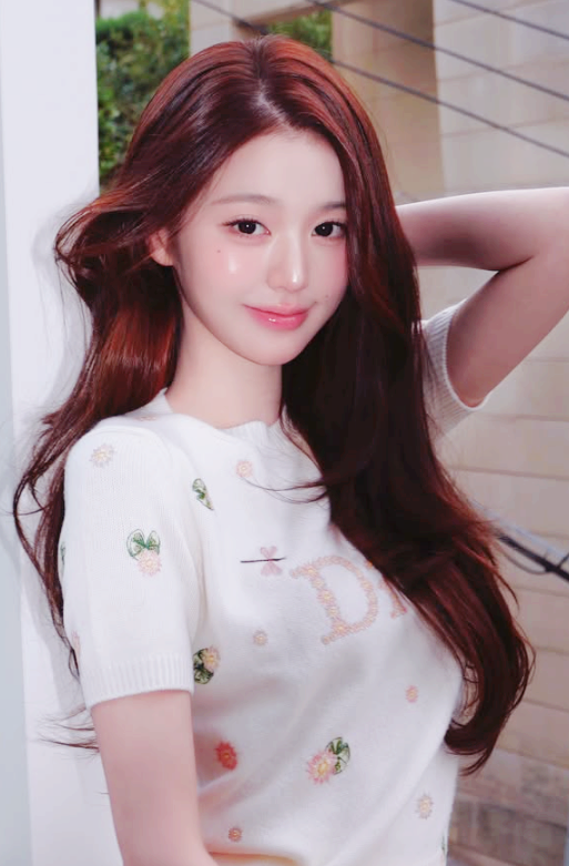 장원영이 입으면 다르다? 클래식 디올이 프렌치 트렌드가 된 순간