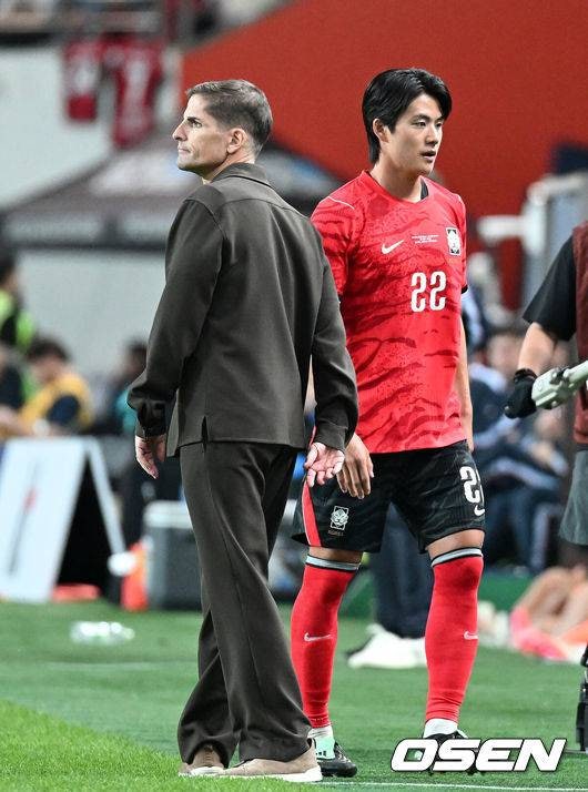 "이게 팀이야?" 홍명보 호통 떠오르네...설영우, 휘슬 안 불었는데 왜 멈췄나→"프로의식이 없....