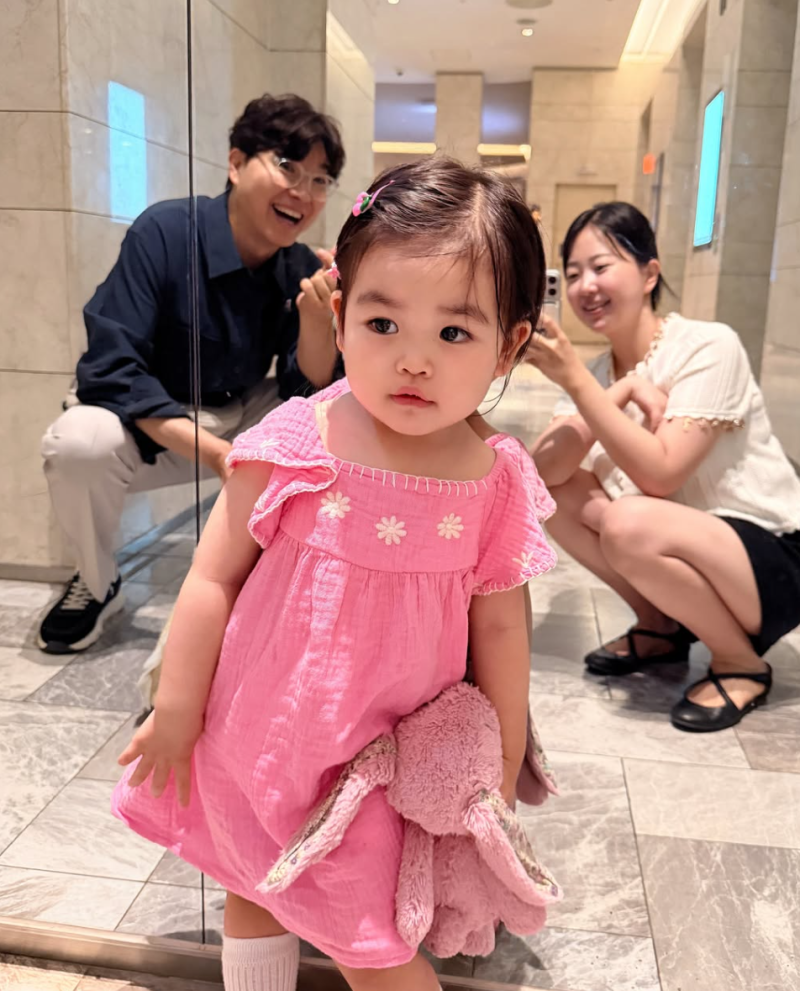 “비행기 대신 기차 탔다” 박수홍♥김다예, 한 달 만에 공개한 가족여행