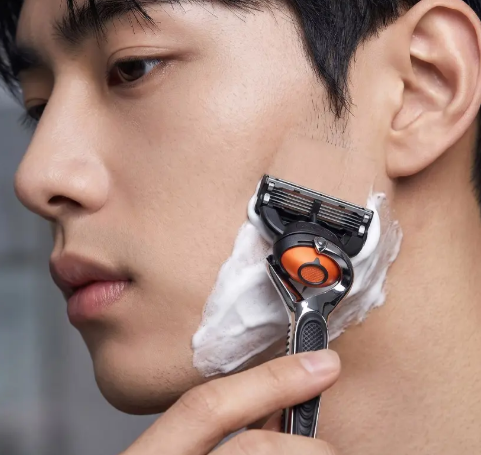 "질레트 면도날 살 때마다 비싸다면?"순정 대신 호환용 5중 면도날 써볼 이유
