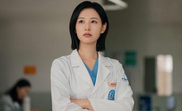 김지원 2년 만의 복귀작 닥터X, 이번엔 메디컬 다크히어로다