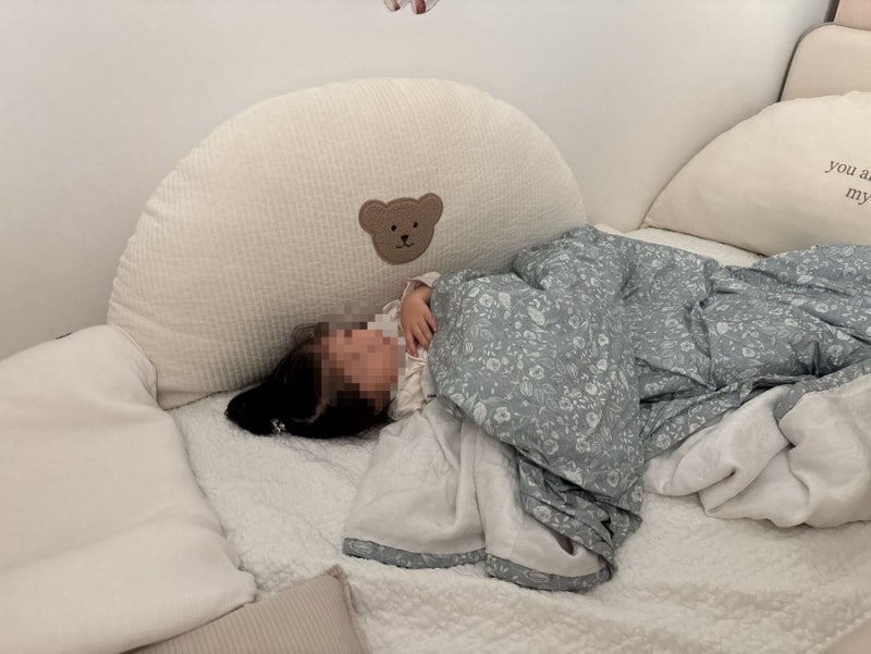 모세기관지염 2일차, 다행히 밤새 잘 자고 유치원에 등원했다