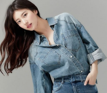 수지 도쿄 브이로그 속 가방.. 편안한 여행룩에 딱 어울렸던 셀린느 듀오 지퍼백.
