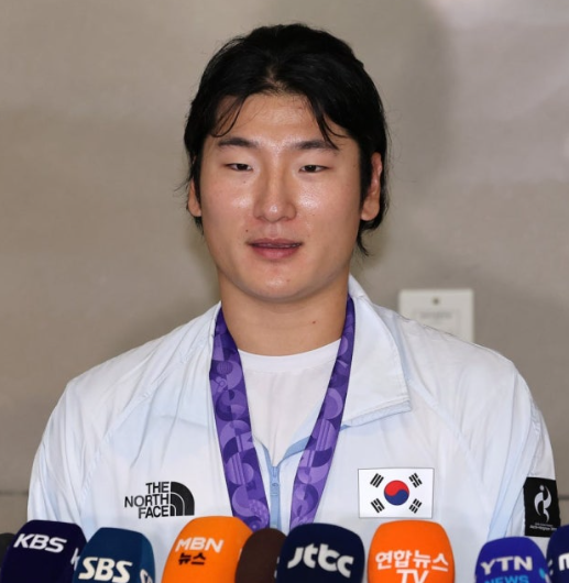 "111구가 답했다" 두산 곽빈, ‘무임승차’ 꼬리표를 스스로 지워버린 이유는? 이번 금메달은 ....