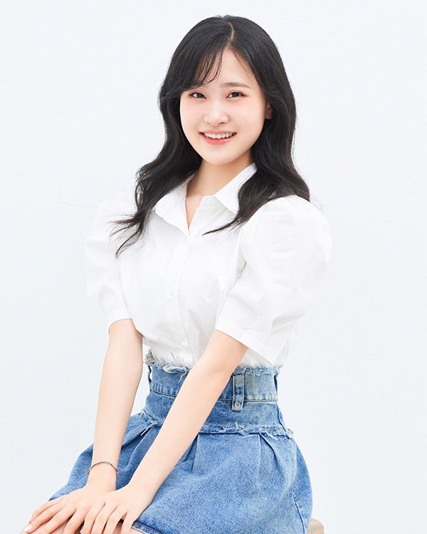 심수봉 김다현 사과, 무대 | 엿새 만에 다시 선 가수 김다현의 보름달 다짐 (발언, 프로필)