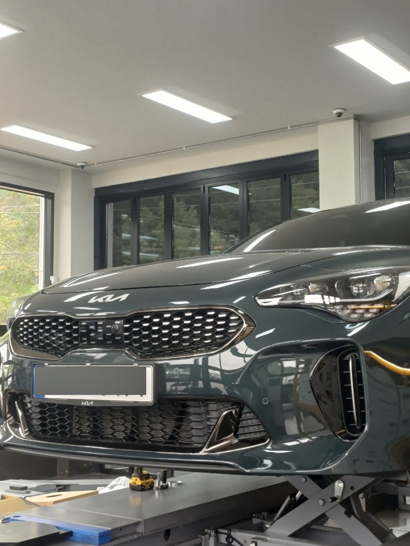 기아 스팅어 휠 교체 19인치 WORK EMOTION ZR10 장착
