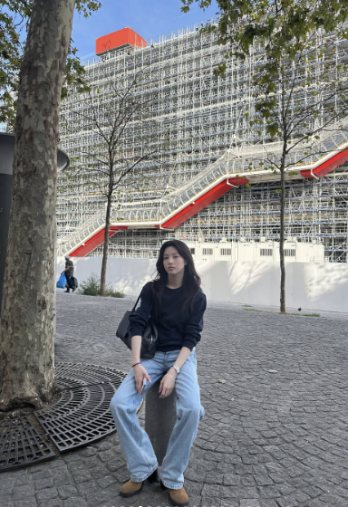 고윤정 파리에서 그냥 찍었을 뿐인데…길거리 사진이 영화 같았던 이유
