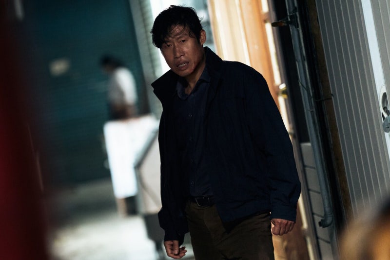 유해진 영화 한 편에 불똥…‘암살자(들)’ 논란, 광고까지 번졌다