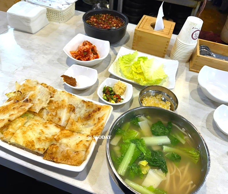 Seoul Gyeongdong Market Emokase: Andongjip Black and White Chef, Tips for Waiting at Emokase