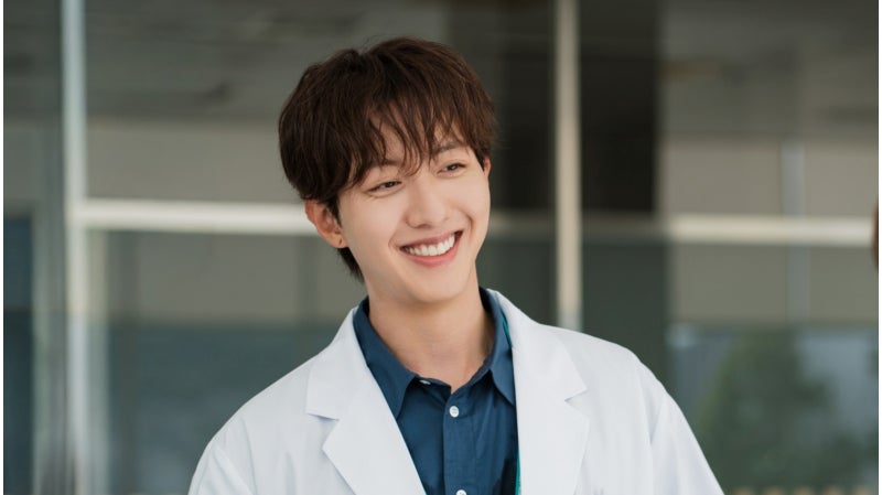 배우 이정신 , 다정한 소아과 의사로 변신…오세영과 거듭되는 인연