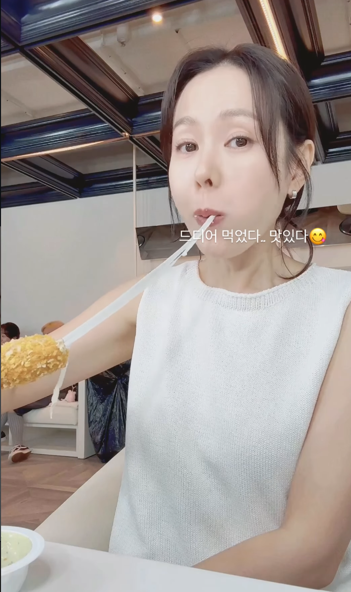 Son Ye-jin, Who Sold Out Bread on 'Please Take Care of My Refrigerator', Now Selling Out Cheese? "What is She Eating That Tastes So Good?"