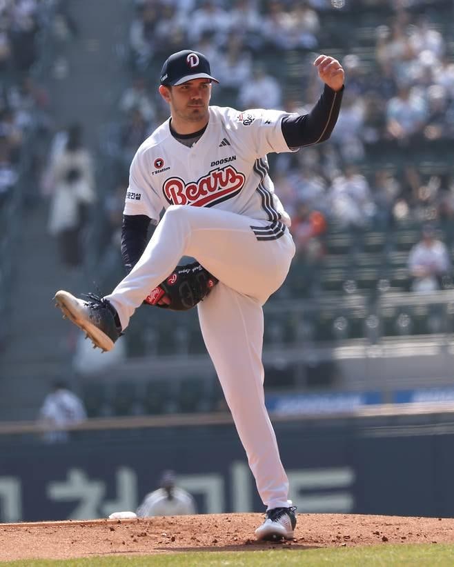 “5위인데 팀 ERA는 3.81, 리그 1위”…두산이 와일드카드에서 생각보다 무서울 수 있는 이유
