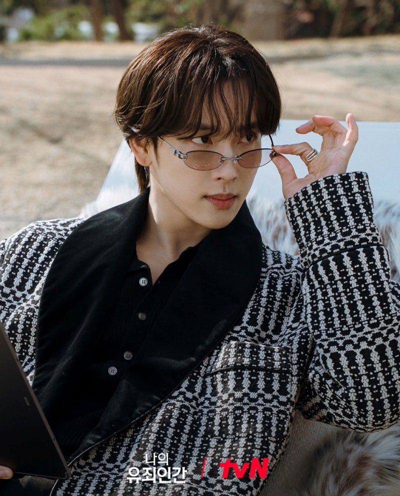 나의 유죄인간 설인아 임시완, 수행비서로 잠입한 이유