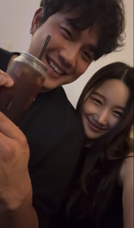 열애설 한 번 없었던 SSG 서진용, 결국 7살 연상 미스코리아 출신과 혼인신고부터 하고 딸까지....