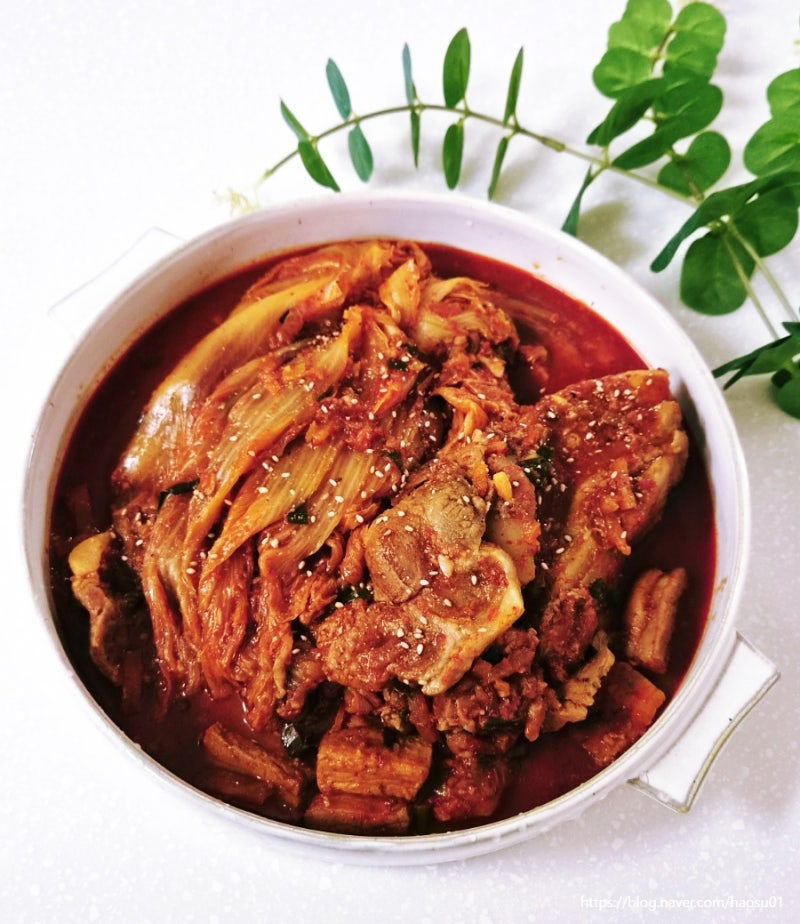 묵은지 김치찜 레시피 돼지고기 삼겹살 목살 김치찜 만드는법