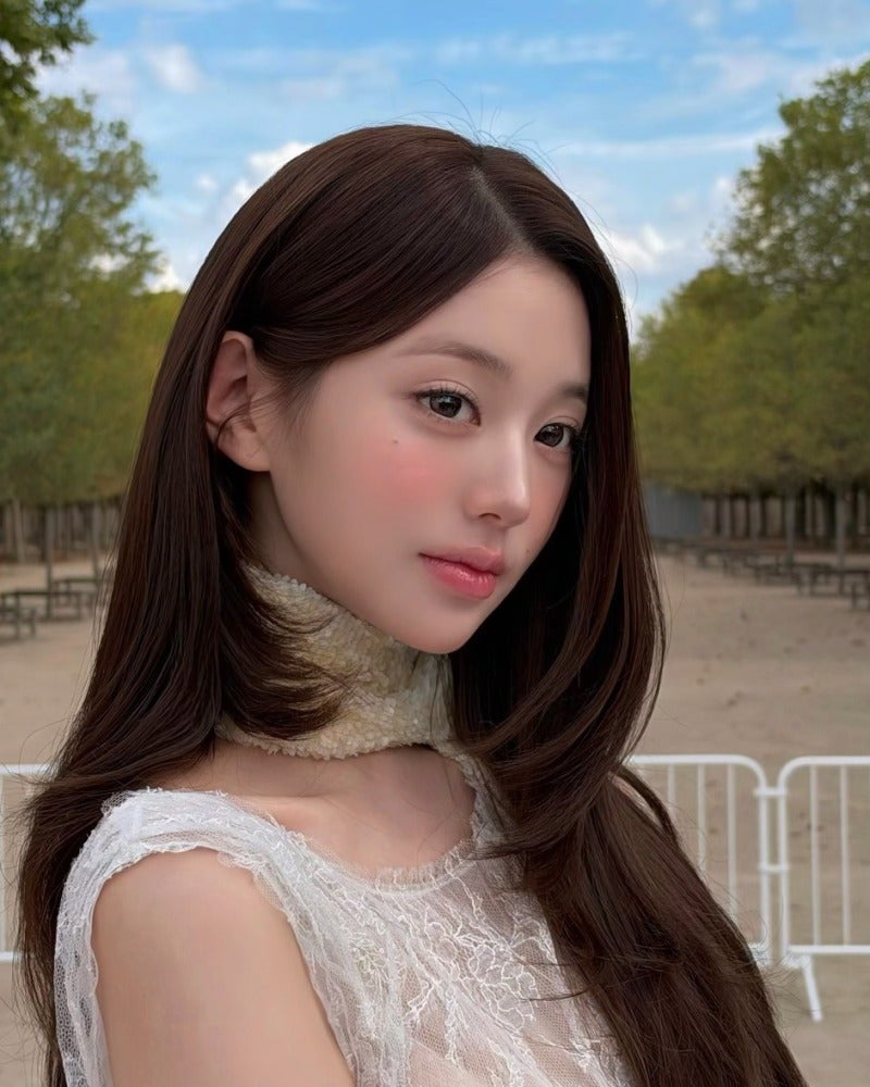 "오래전부터 계획하고 이름 붙인 컷" 긴 머리에 가위질…디올 첫 쇼에 '머쉬룸 컷'으로 나타....