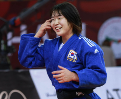 "일본 국가대표를 포기하고 태극마크를 달았다", 독립운동가 후손 허미미, 일본서 들어올릴 ....