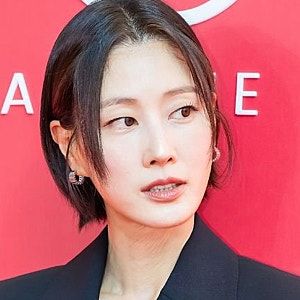 이현이 "결혼은 했지만 사귀는 사이는 아니다"…4:4 미팅에서 남편만 보였다는 첫 만남 비화