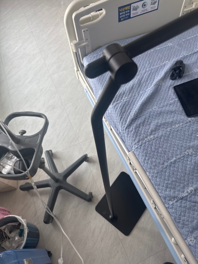 아이패드 거치대 지니비 패드바이미 후기, 침대 소파에서도 편한 마그네틱 스탠드