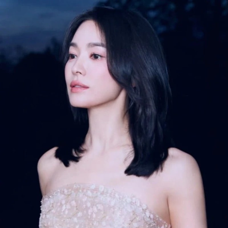 "나이 들어 보일까 봐 검정만…" 40대 여자 하객룩, 올가을엔 이 4가지 컬러로 바꿔라