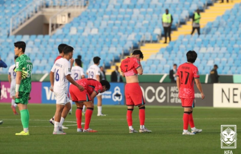 결국 뒤집었다! 한국축구, 중국에 0-1→2-1 역전승…배준호 ‘후반 37분 결승골’ AG 4연패까지 ....