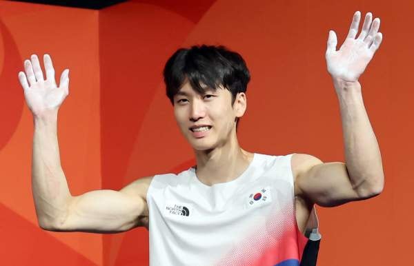 Lee Do-hyun's Profile: A Climber Since Age 5, Silver Medalist in Nagoya