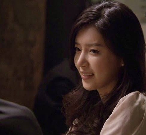 올블랙 하객룩 입고 결혼식 가서 민폐녀 된 탑 여배우