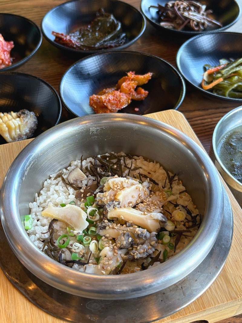 제주공항 근처 맛집 제주온솥 제주공항점 바다뷰 전복톳솥밥 한상