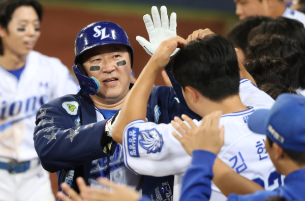 [KBO] "하늘이 도운 홈런?" 극심한 슬럼프 겪던 최형우가 140m 초대형 홈런을 터뜨린 까닭은?
