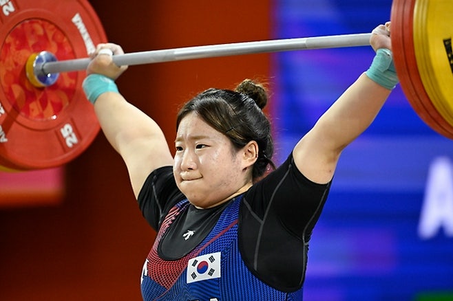 "엄마에게 사랑한다고 말하고 싶어요" 박혜정, 한국신기록 300kg에도 끝내 눈물