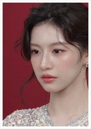 품절 대란 낸 고윤정 샤넬 립스틱, 825 비쥬와 90 쥬르 차이