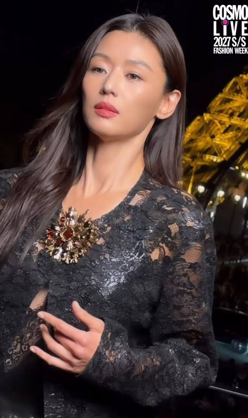 시스루를 입었는데 얼굴만 보인다는 연예인 패션