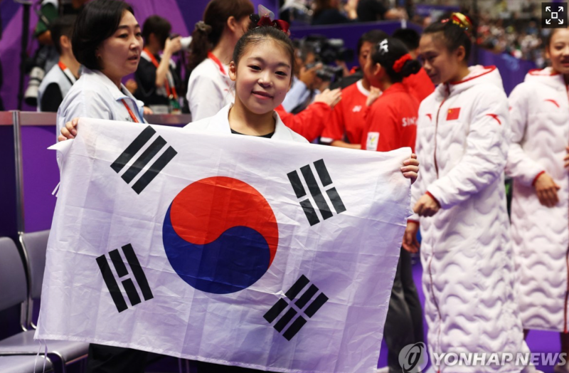 황서현 평균대 금메달, 세리머니하려다 코치에게 제지...다시 올라갔다면 금메달 놓침 아찔....