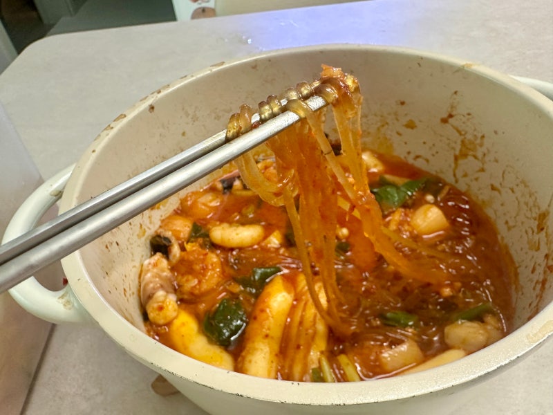 프로즌 원팩 대창낙곱새, 건더기가 진짜 가득한 간편조리 밀키트 솔직 후기!