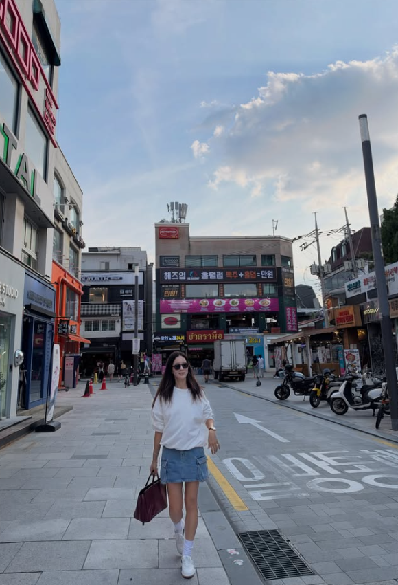왕빛나, 연휴 마지막 날 압구정 나들이…“라떼는 여기가 정말 짱이었는데”