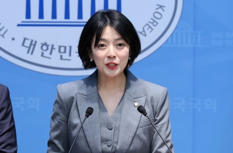 박진영 무보수 논란과 배현진의 직격탄, 대중문화교류위원회 예산 집행을 둘러싼 정치권 공....