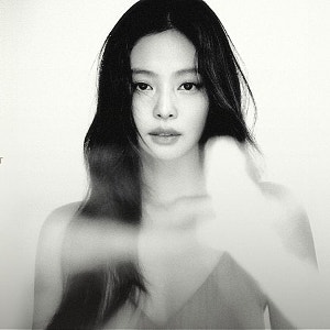 10년의 침묵을 깼다, 롯데백화점이 선택한 얼굴은 제니였다